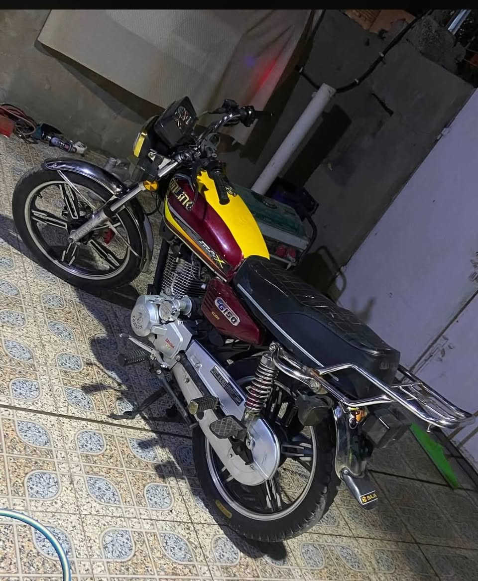 (السلام عليكم)   (اخواني دراجه للبيع مكفوله كفاله عامة السعر 400و بي مجال موقعي رمادي  )  للتواصل (واتساب)؛(***********)  (واتساب فقط أخواني)
