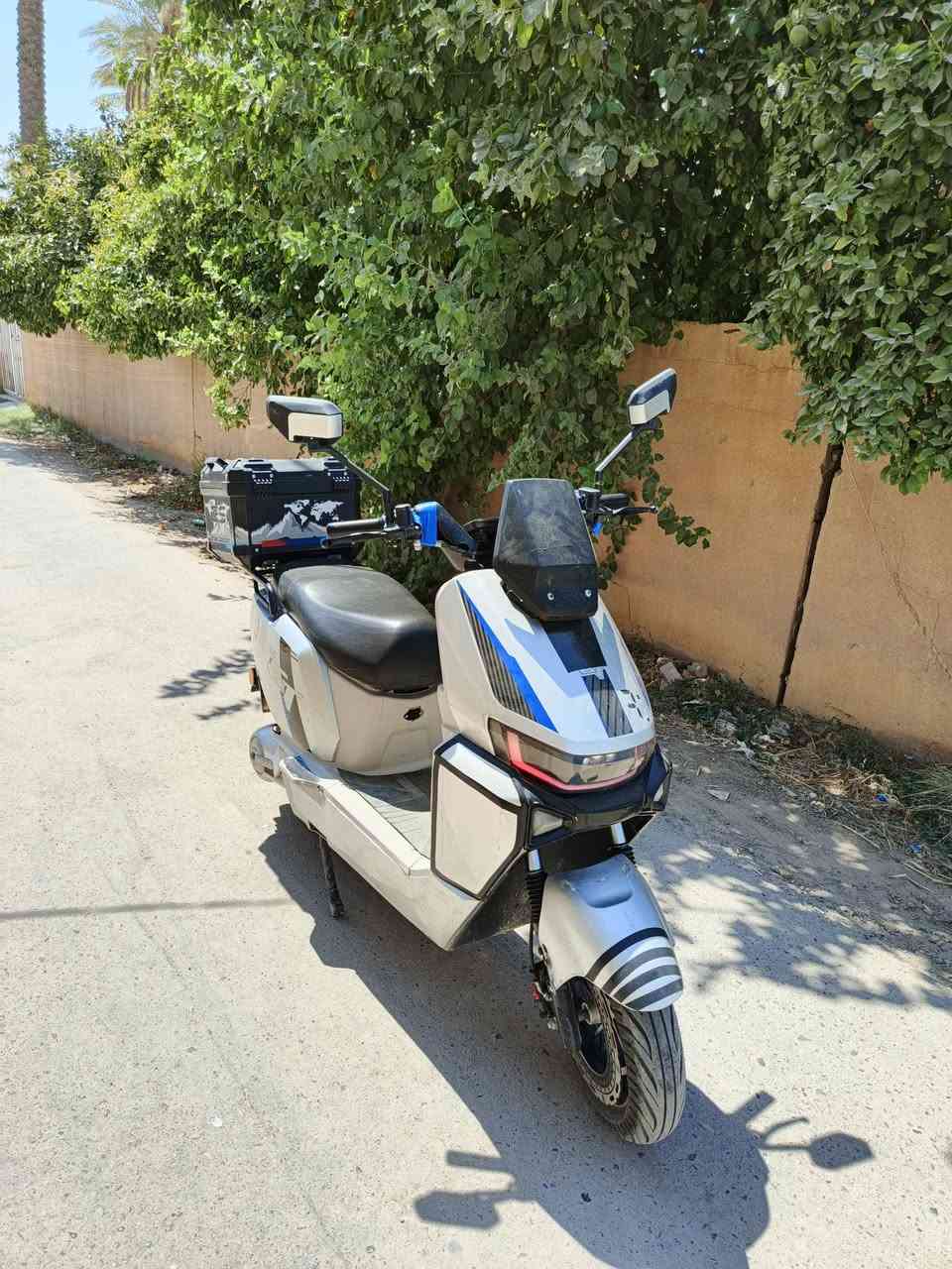 السلام عليكم
للبيع دراجه ملكه ريان 
2026
6 بطاريات كرافين 32 أمبير 72 فولت
ملف 2500W حقيقي
لايت عالي ناصي زنون
نضام P بارك 
نضام R رجوع للخلف
نضام قاطع دوره
بريك امامي خلفي دسك
بريك امامي ABS
بصمه وتشغيل عن بعد 
السعر 900 الف وبيها مجال 
مكان : بغداد اليوسفيه
للاستفسار : ***********
