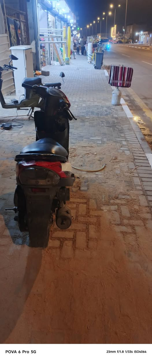 ماكس عدله مكينه ستوها مجفته الدراجه كامل من كلشي سعرها 575وبيه مجال ***********
