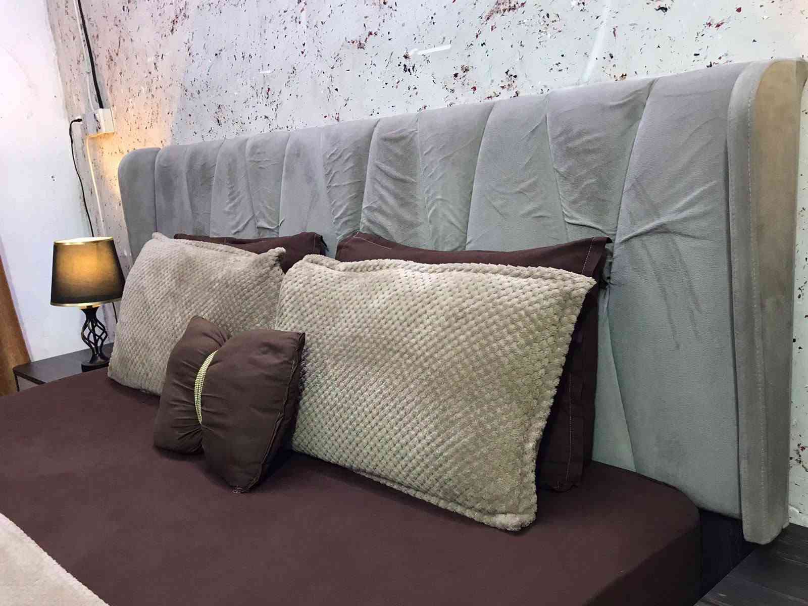 غرفة تركيه المودرن للبيع نضافه ١٠٠٪١٠٠
جديدة مابيها أي ضرر شرط جديدة
٩ قطع أصليه تكمه قويه السرير مخزن
***********
