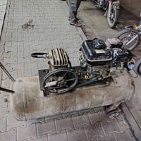 كمبريسر للبيع حجمه ٢٠٠لتر بسعر مناسب اتصال ٠٧٧٠٠٩٣٧٦٤٧