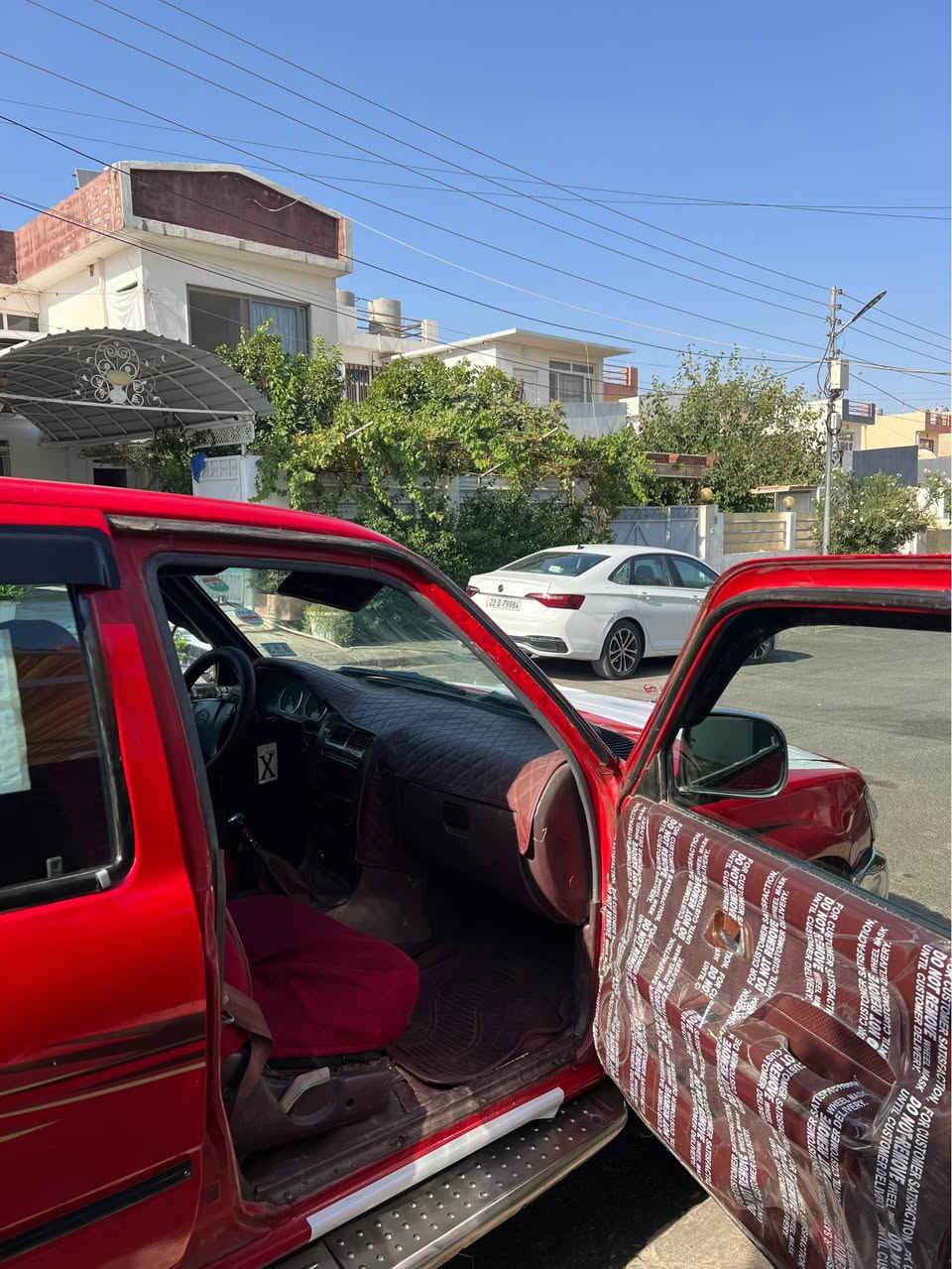 پيكاب دير ٢٠٠٩ 
مه كينه به خه 
كيرو مه كينه به شه رته و 
وه كاله و مه نه فيستي ئه صلي له گه له به شه رت
تازه سبوخ ئام كراوه به س بؤ جواني جوار ده وره كه  ي 
به بي  سه قفي نه كراوه و بؤياخي نيه 
جواو تايه ي نوي له سه ره 
نرخي ٤٣ گه لا و نيو
شوين كؤيه 
***********  ته نها له ڤايبه ر كويسينجاك, أربيل
