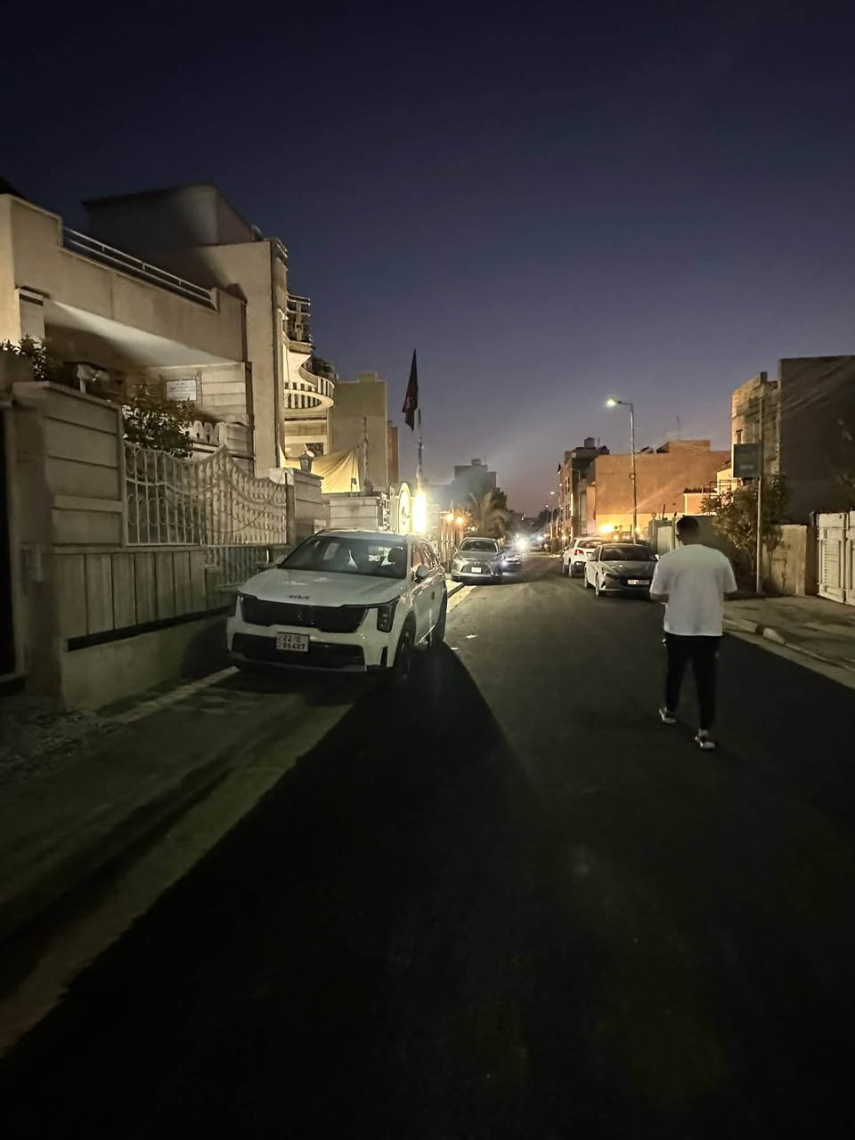 🏡 دار للبيع – زيونة 718

📐 المساحة: 152 متر
📏 الواجهة: 6 متر
📏 النزال: 25 متر
🏗️ سنة البناء: 2015

✨ تفاصيل الدار:
• صالة واسعة
• مطبخ
• خدمات
• 5 غرف نوم
• موقع سكني مميز

💰 نستقبل جميع العروض السكنية والتجارية

📍 مكتب الودق – زيونة 710
📌 مقابل نادي بلادي

📞 للاستفسار والتواصل:
***********
***********

#مكتب_الودق #عقارات_زيونة #دار_للبيع #عقارات_بغداد #زيونة #بيع_وشراء_العقارات

