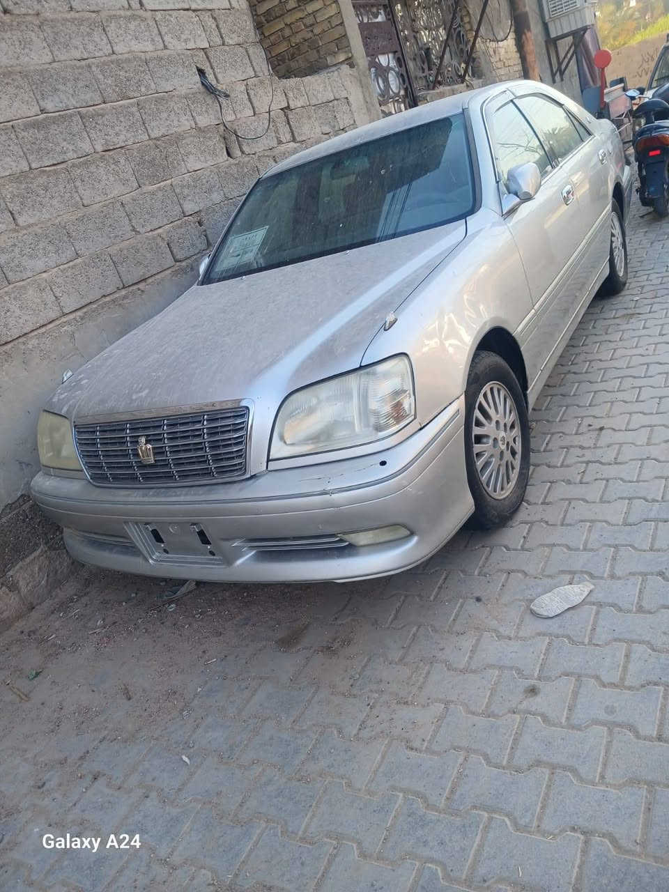 السلام عليكم ملكه مديل 2003مكينه ففتي وكير جديد صدر تخم تاير مكمركه باقي بس عله رقم سياره حلوه وكبل لشارع سعر 85بيع او مرواس بملكه رقم نكليزي ***********

نص مكتوب في الصور:
- Galaxy A24