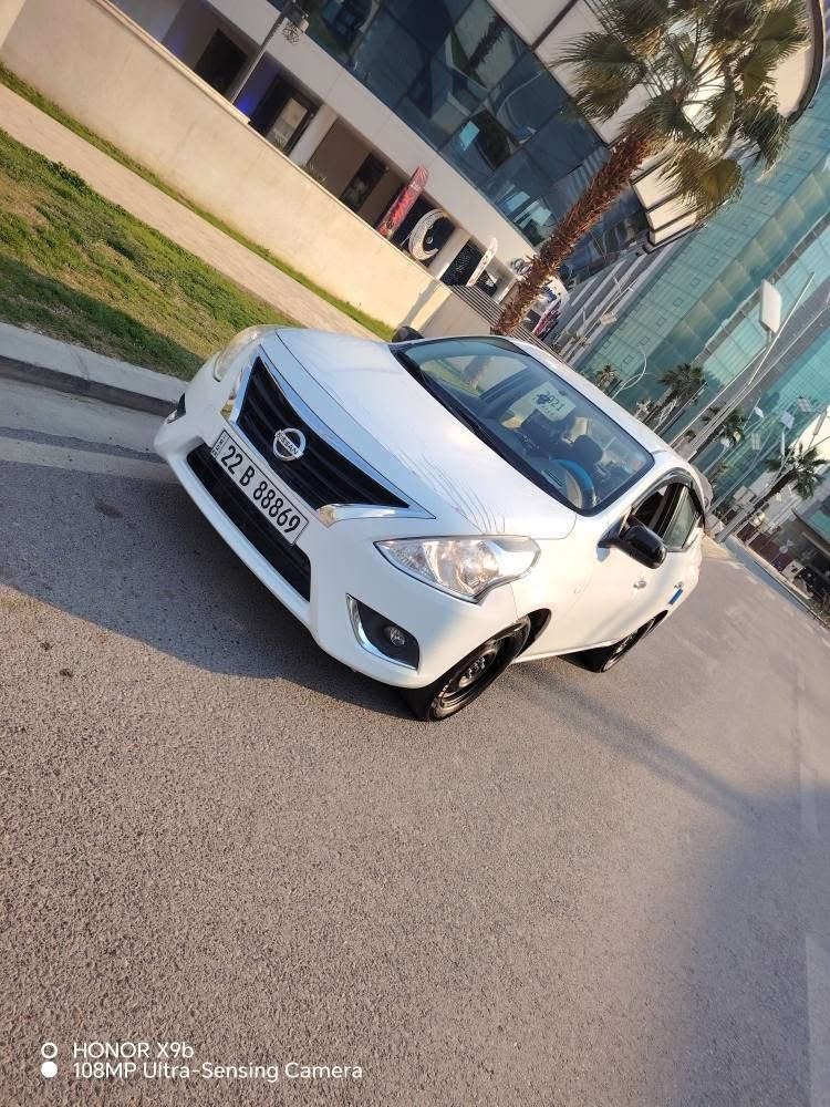 نیسان سەنی مۆدێل 2021
سەیارەکە فول مواسەفاتی هندی یە
دوو جام کارەبا و یەدە نیکل و حساس و دەبل گێچ و بلاجکتۆر و باڵی سەر سندوقی هەیە 
یەک بست ساردی هەیە بێ شوخت و بێ کارت چەند قۆپەکی بچوکی هەیە
 سەیارەکە گێر و مەکینە و هەموو شتی بە شەرتە 93 هەزار کیلۆمەتر رۆیشتیە داوای 112 و کەمەک مەجالی هەیە 
***********
*********** أربيل, العراق
