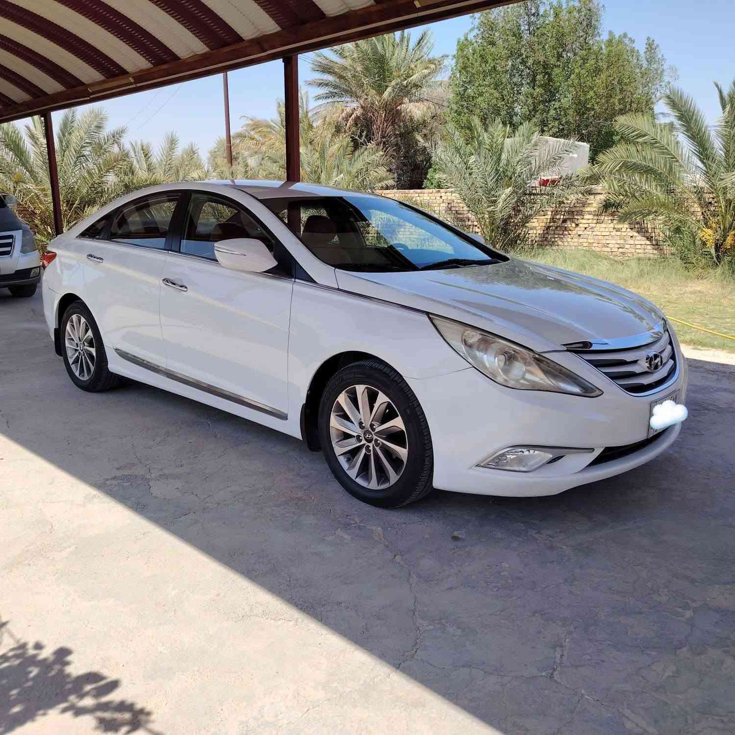 السلام عليكم سوناته 14 رقم بغداد تحويل مباشر  سياره خليجي جديده ومكفوله محرك ما مفتوح 2400 دوش السياره مكفوله كفاله عامه لستفسار نتصال ***********
