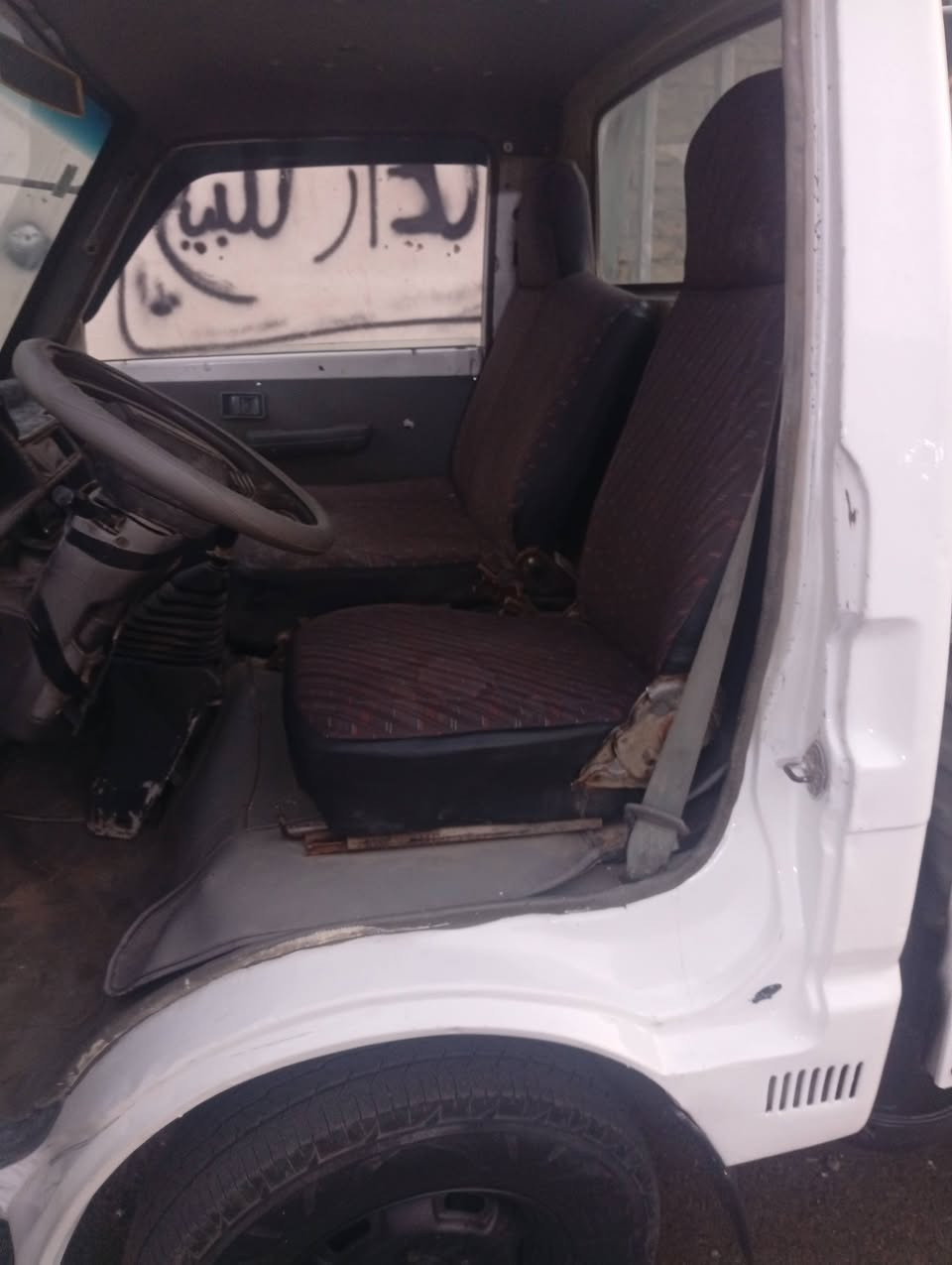 سلام عليكم كيا حمل البيع 8جنكال رقم بغداد مشروع وطني مكينه وكير واكسن وحداديه وشاصي وكهربائيات كفاله موديل 94 عنوان بغداد شماعيه والاستفسار على هاذا رقم ***********

