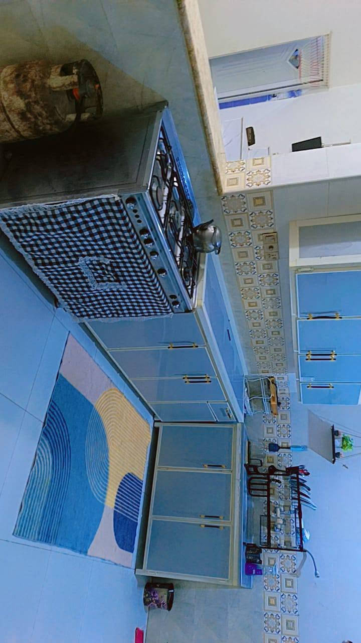 يا الله 
يوفر لكم مكتب الزاملي للعقار 
بيت بناء طابوق سقف صب المساحه 200م
يحتوي على غرفة نوم 1 وهول ومطبخ واستقبال بناء حديث 
عنوانه كوت حي الجهاد زنابره قرب الفرن.
للاستفسار الاتصال.
***********.

