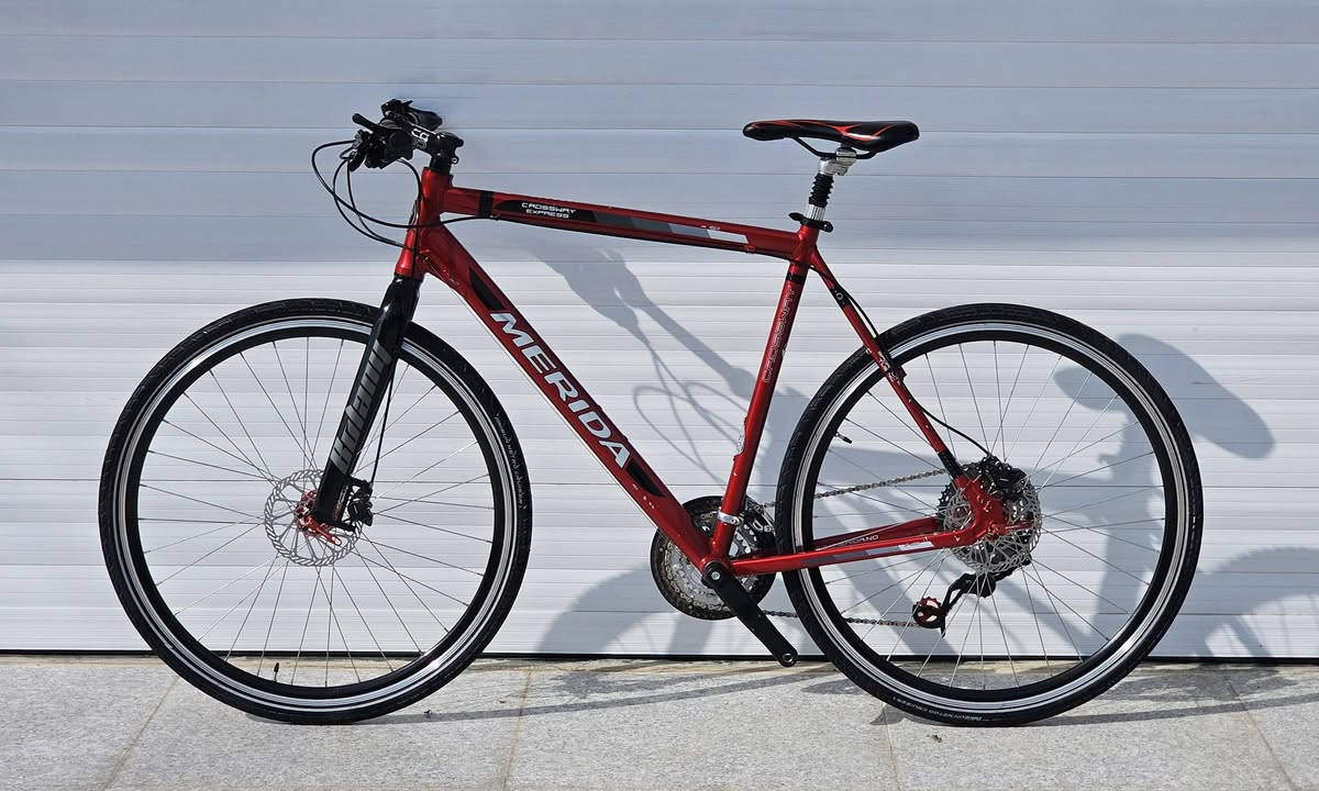ماشاءالله وین جماعە ترحال😁
🤝 HANDMADE IN TAIWAN 👌اصلي ديزاين اوروبي

MERIDA CROSSWAY EXPRESS 700C

كامل المنيوم وزن خفيف 🚀

قياس فريم 58cm       مناسب لطول 178cm _ 188cm
كامل سيستم سرام 3 × 9      كاسيت كبيرة 42سن

بريكات دهن شيمانو mt200
تايرات خط فصفوري ٣٨مم PRISUN METRO CRUISER
بطيغات بلبرين ماركة تانك 👌🚀

بايسكل مابيها اي نقص كلهن شغاله
حد النظافه 97% 💯

للمعرفه السعر والحجز و التفاصيل خاص او واتص اب
009647707695222 

مكاني سليمانيه 🌍
متوفر توصيل لجميع محافظات العراق 🌍
