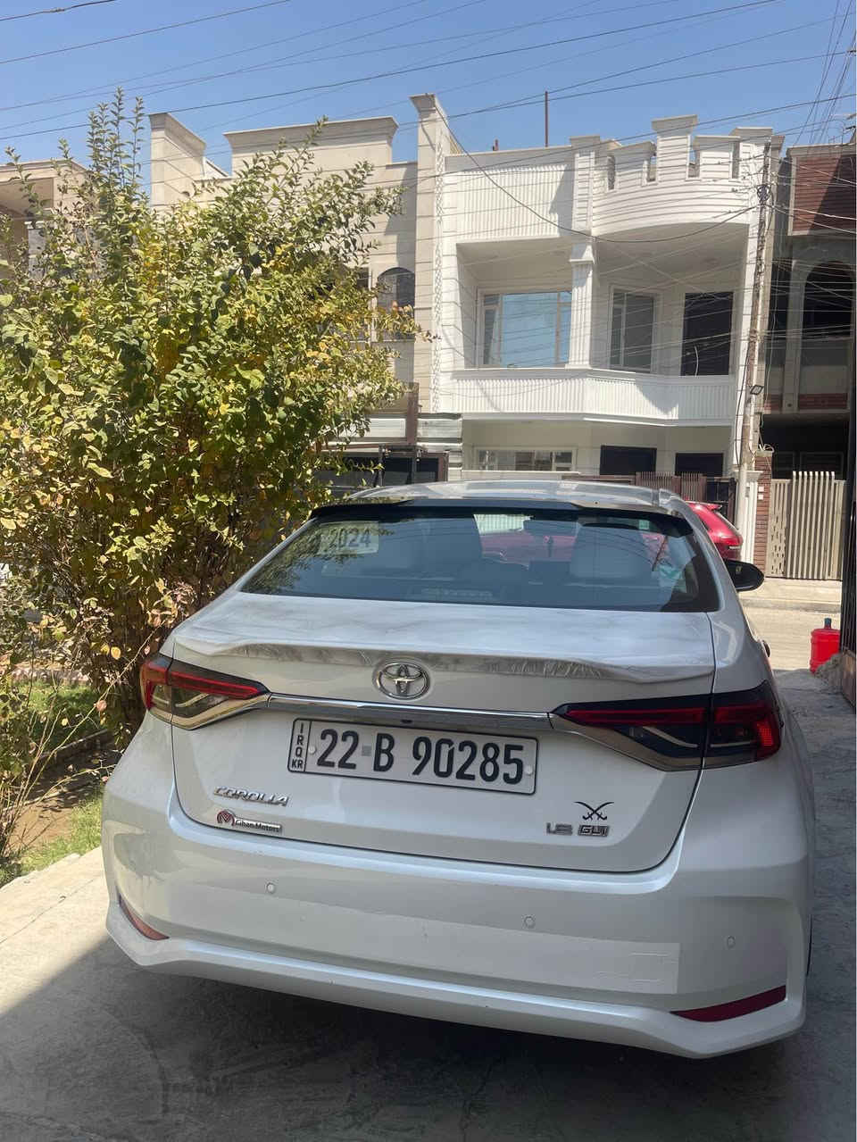 كورلا ساس 2024 فول مواصفات مكفولة من الصبغ والبارد بيهة كم رصعة بسيطة فقط
ماشية 80 الف 
السيارة جاهزة ومناقصهة اي شي
السعر 173 ورقة 
مكان السيارة بغداد حي الجهاد
مامتواجد ع الفيس
*********** بغداد, العراق
