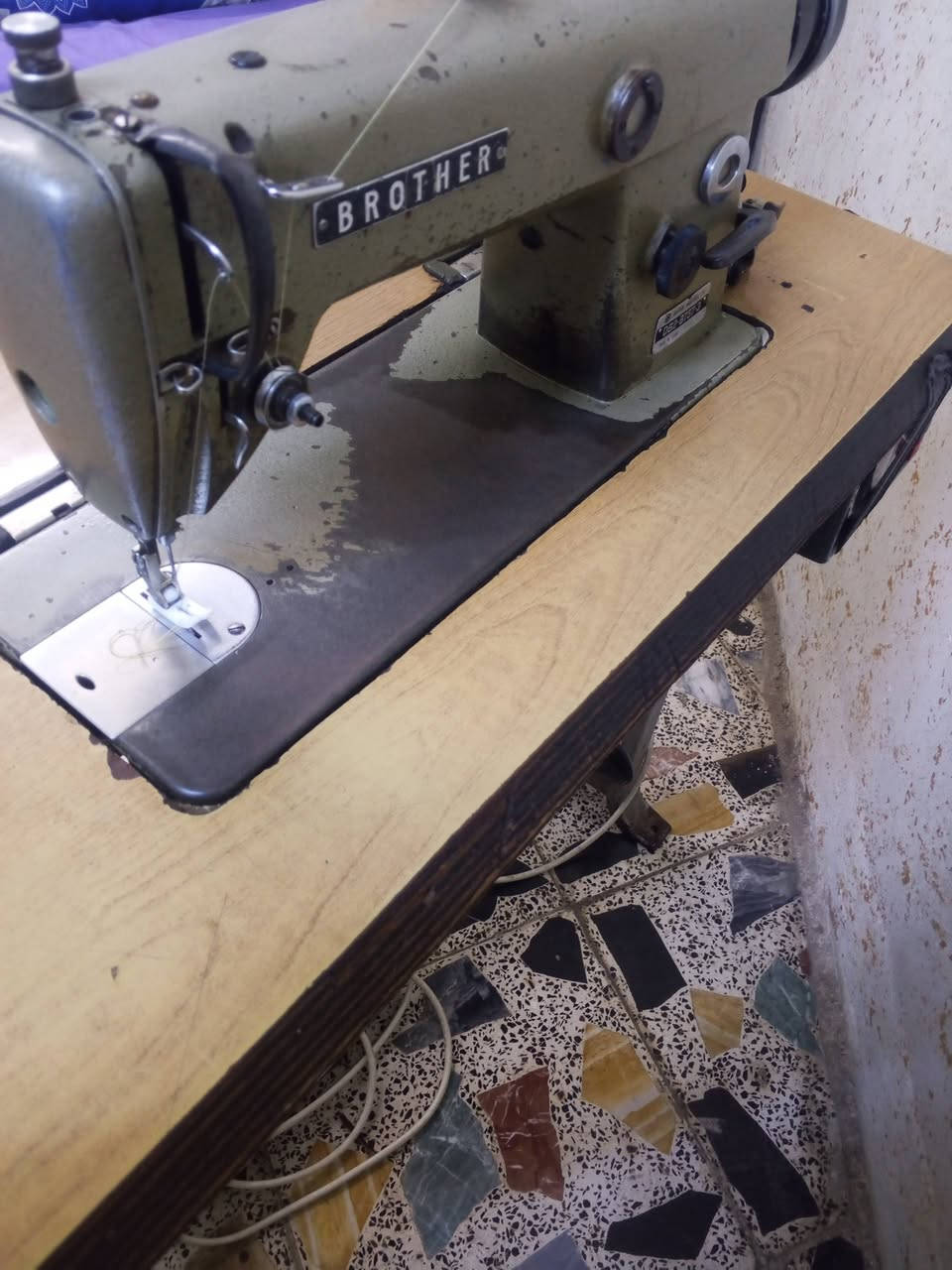 السلام عليكم مكينة براذر يابانية للبيع اصلية كلشي بيهة مبدل وجديد خياطها خشن هذا رقمي  ***********

