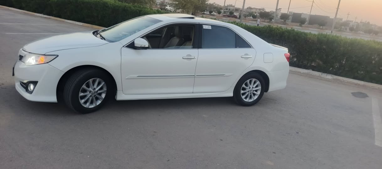 سەرەتا بەناوی خوای گەورەو میهرە بان ) سلاوڕێز کامری مۆدیل (2013 فول فول قە پات مواسە فات سەیارە کە یەک جاملخی پێشەوەی سبوغە بێناو گرتن دوساردی زۆر گجکەشی هه یە گێڕومە کینەش بەشەرت نەکرایتەوەو بێحەیبە توندوتۆلیو جوار تایەی بەشەرت  سپێری دانە بەزیە هه موئەشیای خۆی لە گە لا سلایتە و بەسمە یە دودەرگابەسمە و سوکان فۆلیۆمو تەهدیل سورحە کوشن جلدی بیلادەو کارە باییە تە برید مە رکەزیە لە مواسە فات قە پاتە  )590هه زاری غرامە لە سەرە بۆت دە گەڕێتە وە بە ناوکردنو غرامە بە شەرت لە هه ولێرم سحری 148  مە جالیکی کەم  ژم*********** أربيل, العراق
