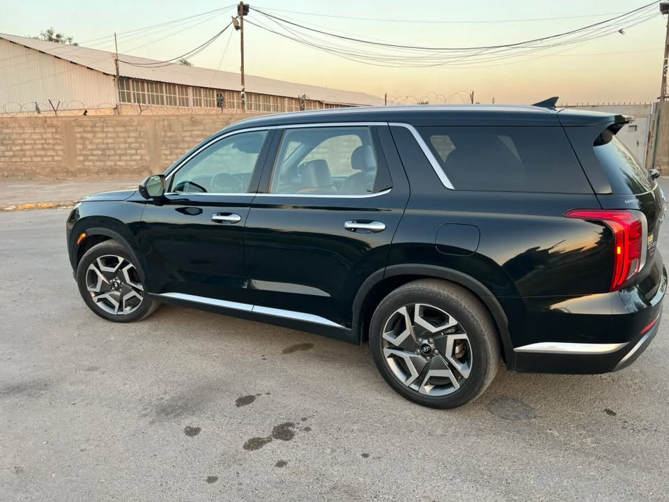 مواصفات بالسايد راسمية لـ باليسيد اكس ار تي 2023. محرك٣.٨ V6 بقوة٢٩١ حصان قير أوتوماتيك٨ سرعات  نطام السبورت دفع رباعي عجلات٢٠ إنش سبعة ركاب كراسي كابتن بالوسط.  كعىده vipشاشة وسطية١٢.٣ إنش مع ملاحه أبل كاربلاي وأندرويد شاحنه للكراسي خلفيه ايظا   أوتو. شحن لاسلكي للجوال ومقاعد أمامية مدفأة. مكيف

ثلاث مناطق مخارج للمكيف بالخلف باب شنطة كهربائي نظام تشغيل ببصمه  وايظا بصمه عن بعد وزر وأنظمة أمان مثل تنبيه النقطة العمياء والمحافظة على المسار مثبت سرعة ذكي وتحذير تصادم أمامي وخلفي بنتبج الفئة تجهيزات مثل تبريد المقاعد أو كاميرا ٣٦٠ أو فتحة سقف 
صاله سنه ونص عدي واريد بيعه سبب تغير موديل 
نظيفه95‎%‎ استخدام  وكله محسن وسوبر استخدم الها 
فقط جاد يتواصل 
مكاني بغداد240 بيه مجال للشراي 
نحويل ثاني يوم باسمك
ماشيه ٦٤ ميل

***********

