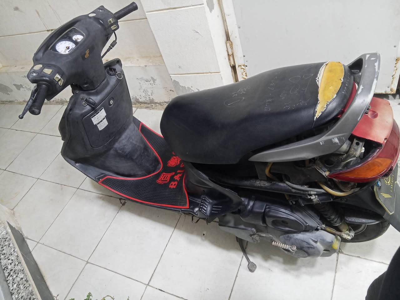 للبيع فراشه مامفتوحة سلف هندر كهربائية كلهه شغاله مكاني حله سعرهه 300 اتصال ***********
