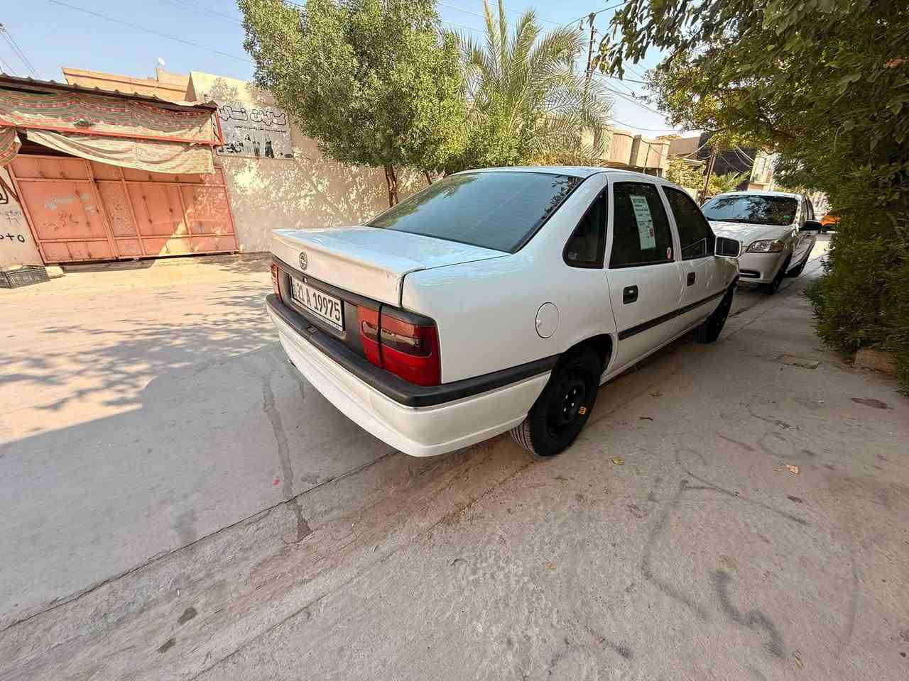 اوبل فكتره محرك 20 والسياره بل حقيقه احلى من الصوره صدر جديد قبل يومين سويتها كير اوتماتيك محرك شرط كير شرط داخلها كلها جديده صبغها بلاد مابيها اي طخه كلين السياره  على وضع الشركه موديل 94
هزه 2027 دفتر بانزين بيها والسنويه 31 والسياره بسمي السعر 55 جماعت 45 لاتعلق ترايك للبصره *********** مكاني كركوك
