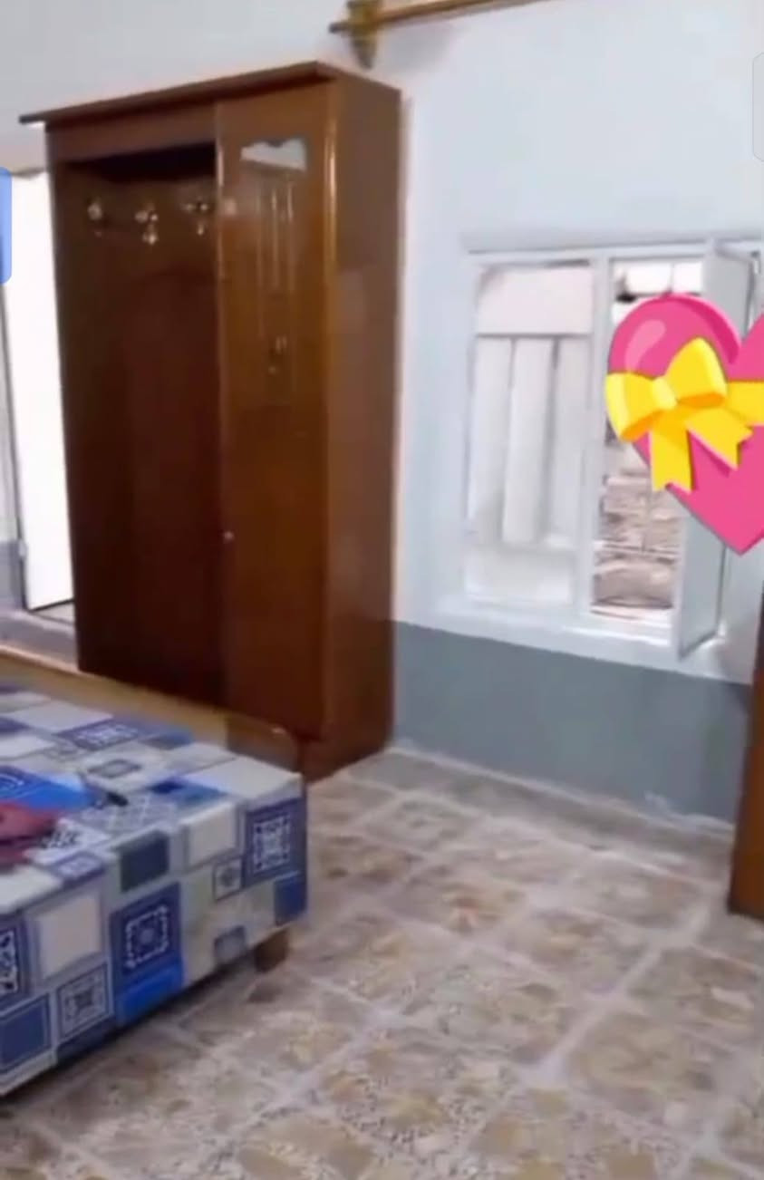 غرفه للبيع مكان كربلاء
سعره 300 وبي مجال لتواصل ع رقم ***********
