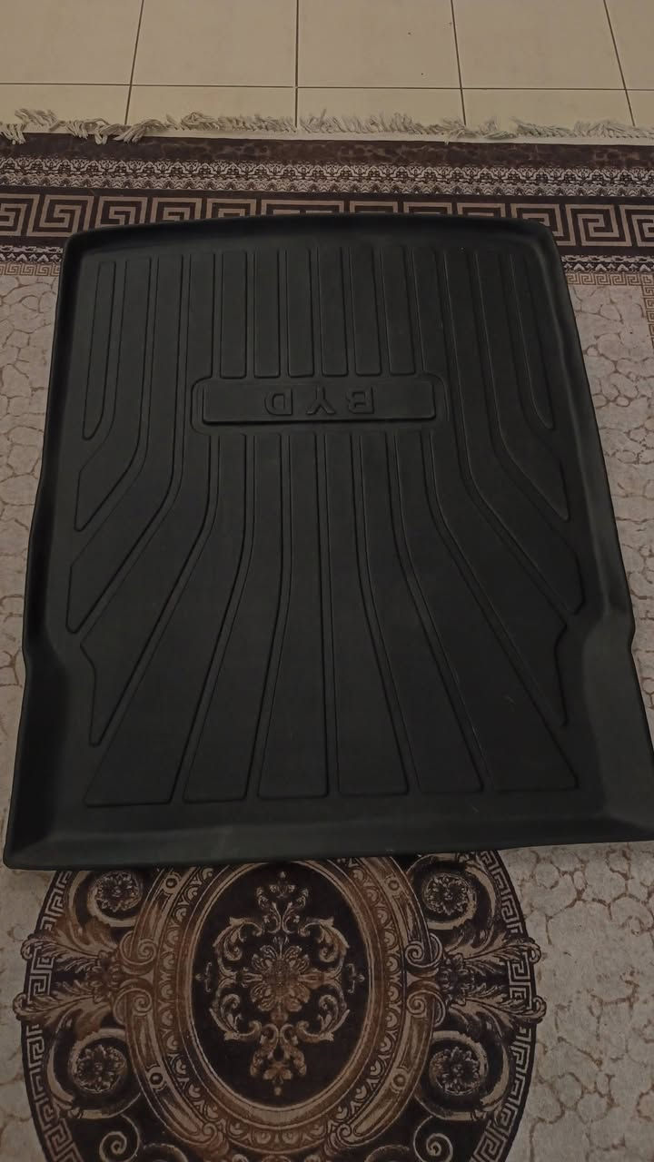 السلام عليكم فرشة صندوق بي واي دي وفرشات دشبول كن بلاس ودستروير للبيع عنواني بغداد ***********
