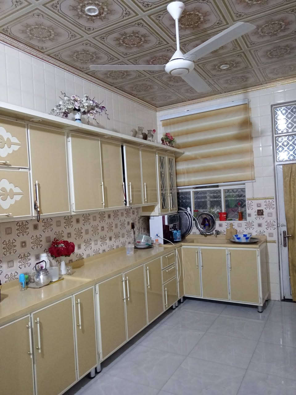 سلام عليكم بيت للبيع 150متر.طابقين جاهز للسكن مكان حله شارع 80 حي الأمين.الثاني.سند.٢٥. للتواصل ***********@اربع.غرف.مع.صاله.وهول.ومطبغ.مناور٢.
مع صحياة. وطارمه. علما السند بااسمي بناء حديث. كامل مابيه اي نقص
