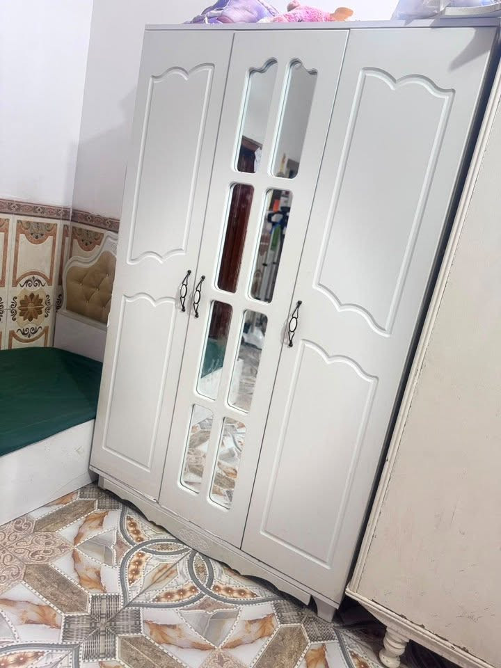 غرفة نوم اطفال للبيع
السعر 250 قفل
***********
