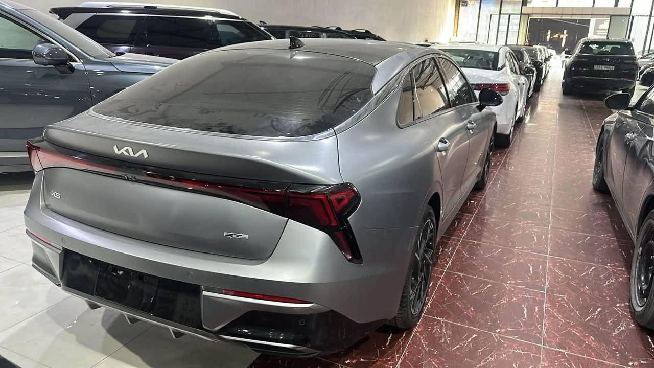 Kia k5 موديل2025
ضرر بنيد صبغ واسرباك استيرن 
لون مميز سلفر مات بلادي 
سعر 220 
مكان سياره اربيل 
للتواصل ***********
