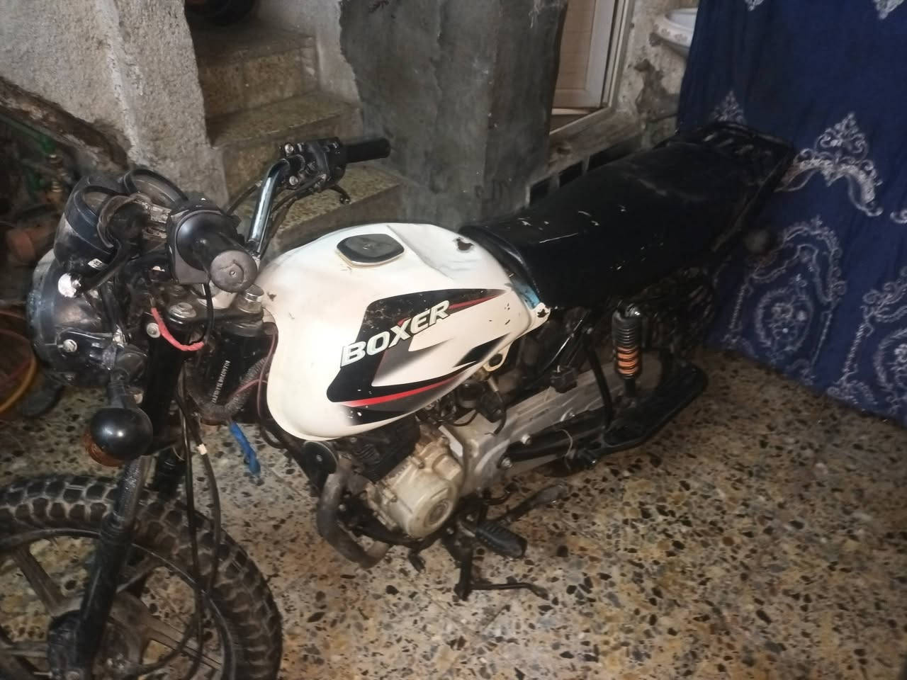 مره خست لكروب دراجه م
يل ثنين وعش،ين بوكسر متروكه صاللهه ست شهر لبيع بيها نقص كابريتر يره تشتغر وراقهه ضايعه عندي مكاني مدينت صدر قطاع 28 سعر 450 رقم ***********
