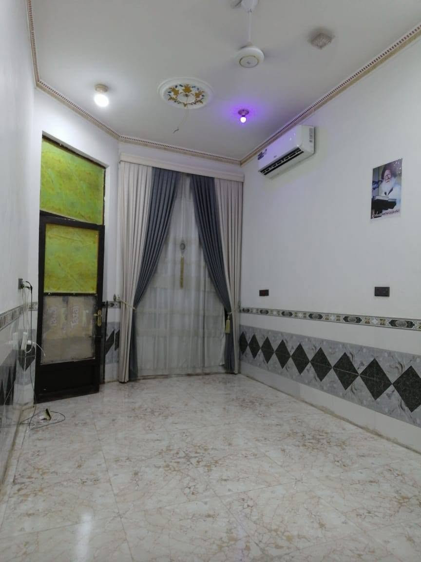 سلام عليكم بيت مساحة 100 م طابقين بناء حديث كونكرت مسلح سوك الشيوخ حي العسكري قرب مدرسة الاحرار *********** للاستفسار اكثر اتصال عل رقم
