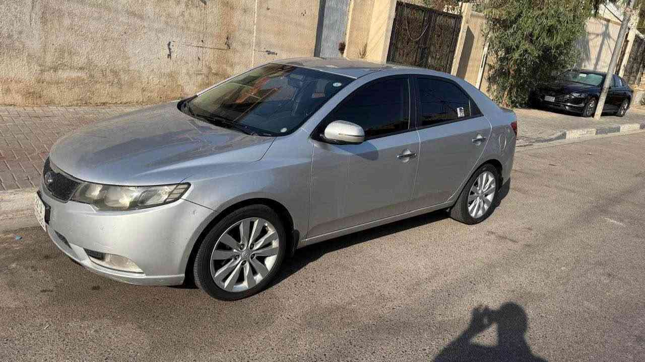 سيراتو موديل 12 خليجي مواصفات نص فول كفاله صبغ تبديل رقم أربيل سنويه جديده مكينه 2000 حداده امامي خلفي جديده  تبريد توني مسويه تخم تاير جديد مكينه كير كفاله مامفتوحه 
*********** 
السعر 105 البصرة, العراق
