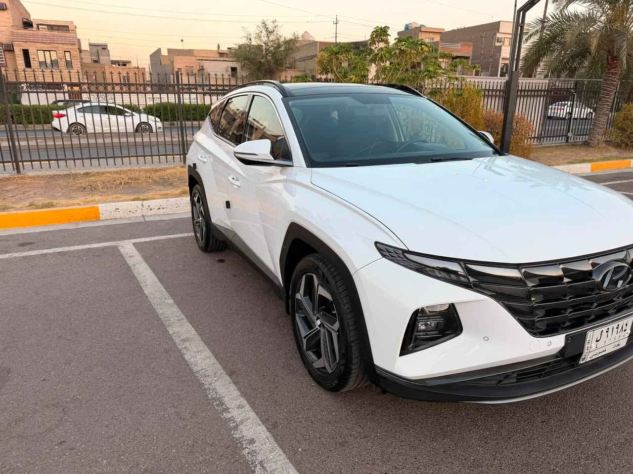 هيونداي توسان 2022
السلام عليكم 
توسان 2022 اللون ابيض وارد خليجي رقم بغداد محرك 2000

المواصفات
بانوراما 
ويل كب الجبير. 
السيارة مكفولة كفالة عامة ماشية ٢٣ الف بصمه.. شاشه كاميرا 
تحكم ستيرن جهتين 
ثلاثه انظمه قياده 
مثبت سرعه
اشاير مري
شاحن و USP  
حساسات امامي خلفي
مانع انزلاق 
لد امامي
اوتو هولد
تبريد قطعتين
هاند بريك دكمه
دوشمة جلد اصلي وكالة
كراسي الامامية ثنينهم كهرباء 
بردات بلادي خلفي 197 ورقة  

السعر/١٩٧٠٠  دولار مكاني بغداد شهداء البياع 
للاستفسار سيف  /***********
