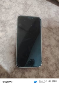 آيفون XR • بطارية مبدلة • ورا مكسور