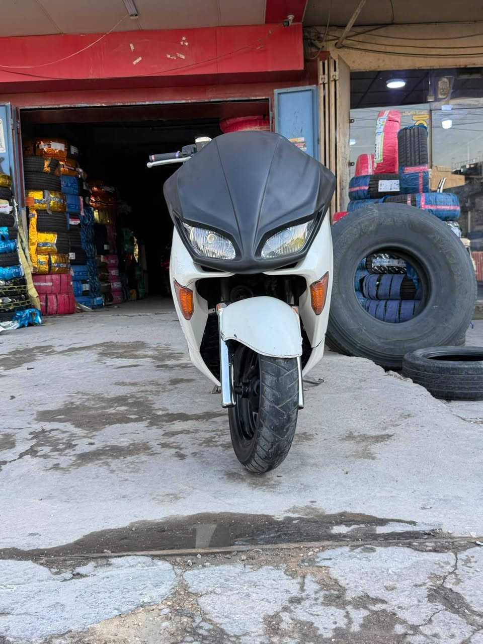 للبيع فورزه صفر 8 عميه بلاد  دراجه مكينه خير من الله لا تنقيص لا تبخير لا نضوح اوراق موجوده دراجه بيها طخه بل صفحه مبينه بل تصوير السعر 950 وبيها مجال قليل عنوان جسر ديالى القديم ***********
