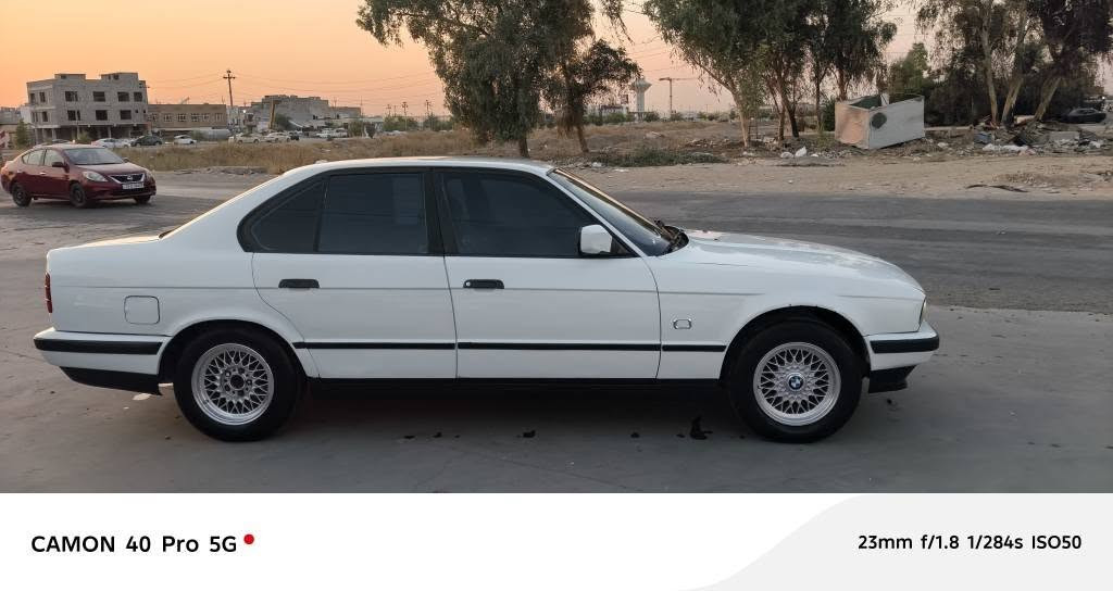 سعری خوار هەمووو بازار bmw 520i 1990 گیر حادیە
 ٢٧ وەرەقە مەجالەکی کەم
 ١١وەرەقە غەرامەی لەسەرە لەسەر کریاریە
پەنجە مۆرو بەناو کردن بەشەرت 
***********گەر موشتەرینی سەرم مەهیشینە لەگەر ریزم
گۆرینەوەش دەکەم لەسەر دل گرتن أربيل, العراق
