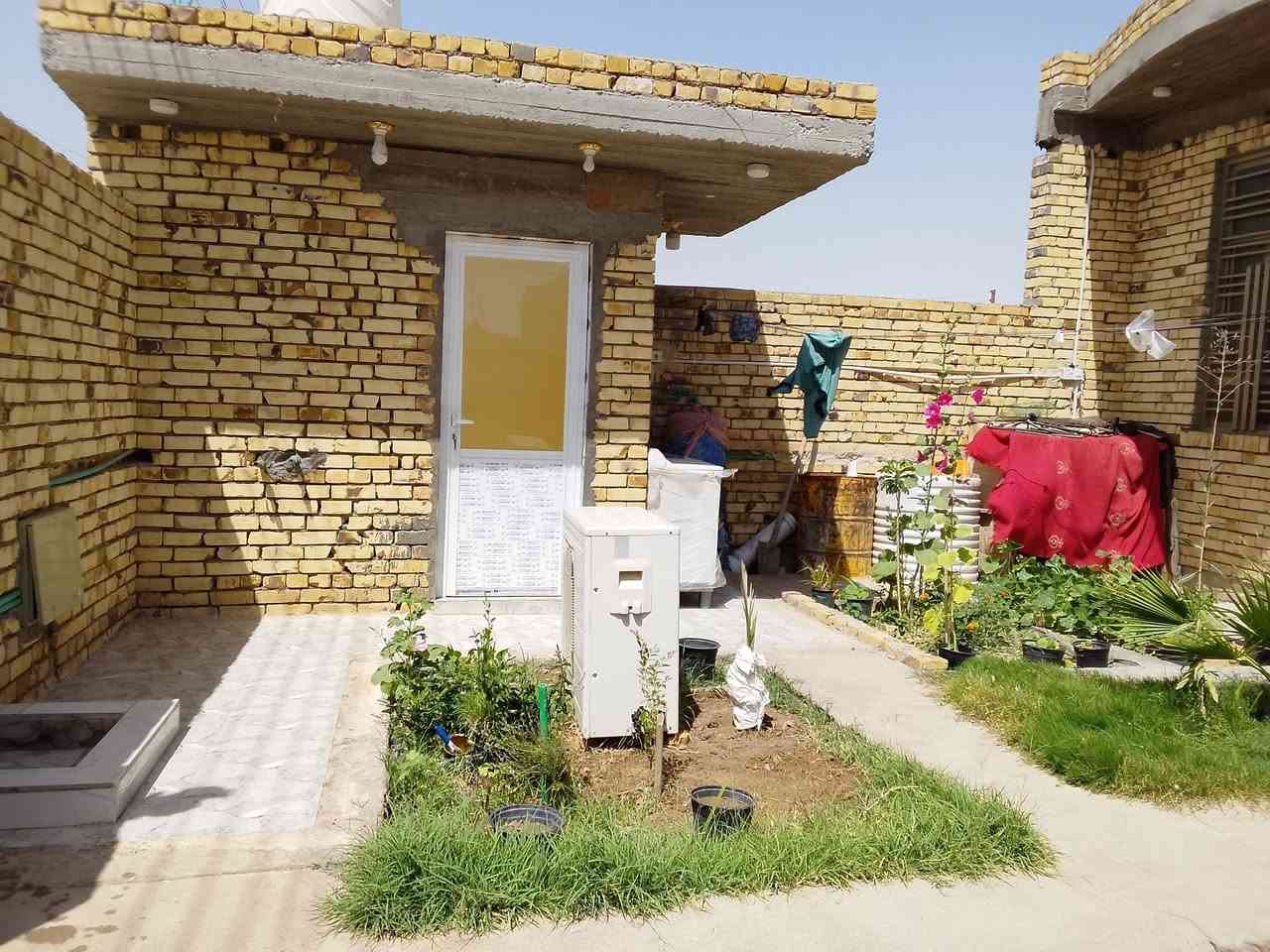 سلام عليكم بيت للبيع زراعي بالفضليه  نهايه الكوت مساحه 240م متكون من غرفتين و3حمامات كاملات سيراميك وصاله ومطبخ وديوانيه السعر 55بي مجال للشراي الرقم ***********
