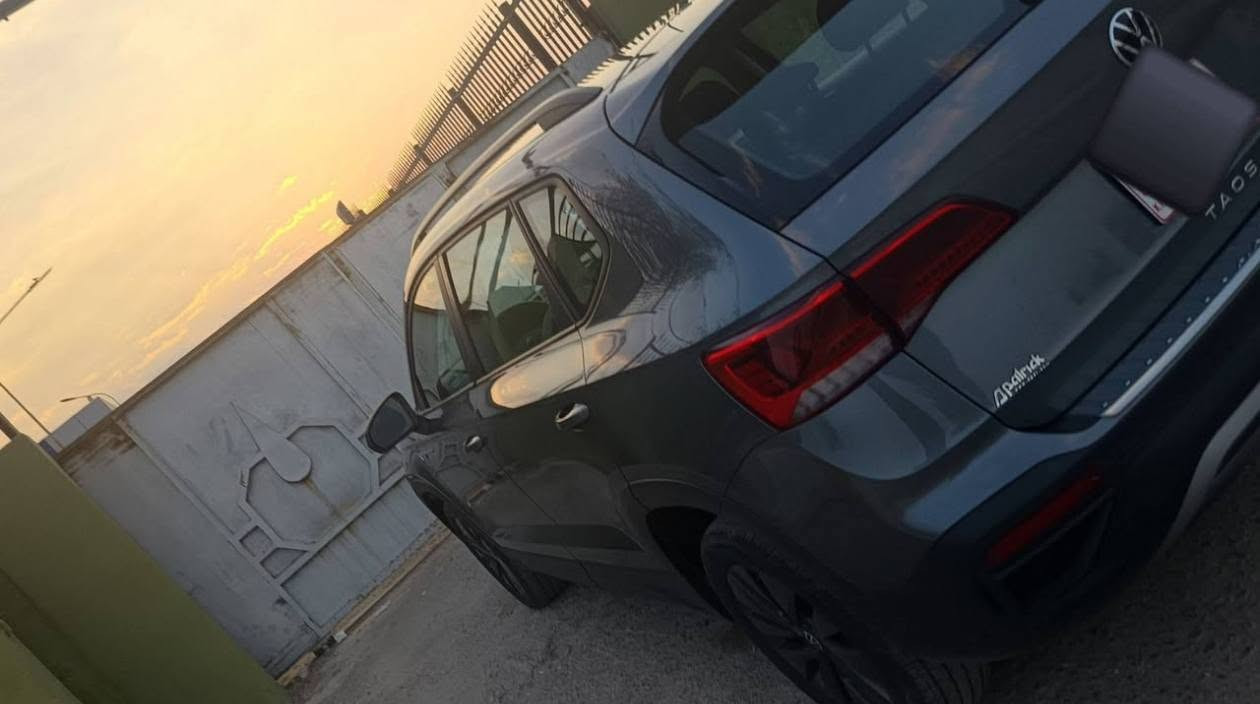 للبيع: فولكس فاجن تاوس (Volkswagen Taos S) موديل 2024 بحالة ممتازة
الموديل: 2024 (تاريخ الصنع 03/2024)
​المسافة المقطوعة: 60 ألف كيلو متر
​المحرك: 1.5L تيربو - نشط واقتصادي جداً (158 حصان)
​نظام الدفع: أمامي (FWD)
​الجنوط والإطارات: قياس 17 بلاد (R17 215/55)
​حالة السيارة: وارد أمريكي، الضرر (بُنيد مصبوغ فقط)، والسيارة جاهزة من كلشي وما تحتاج أي مصروف.
​الرقمية: تترقم أربيل
​المكان: تكريت
​السعر: خاص
للتواصل والاستفسار يرجى الاتصال على الرقم: ***********
