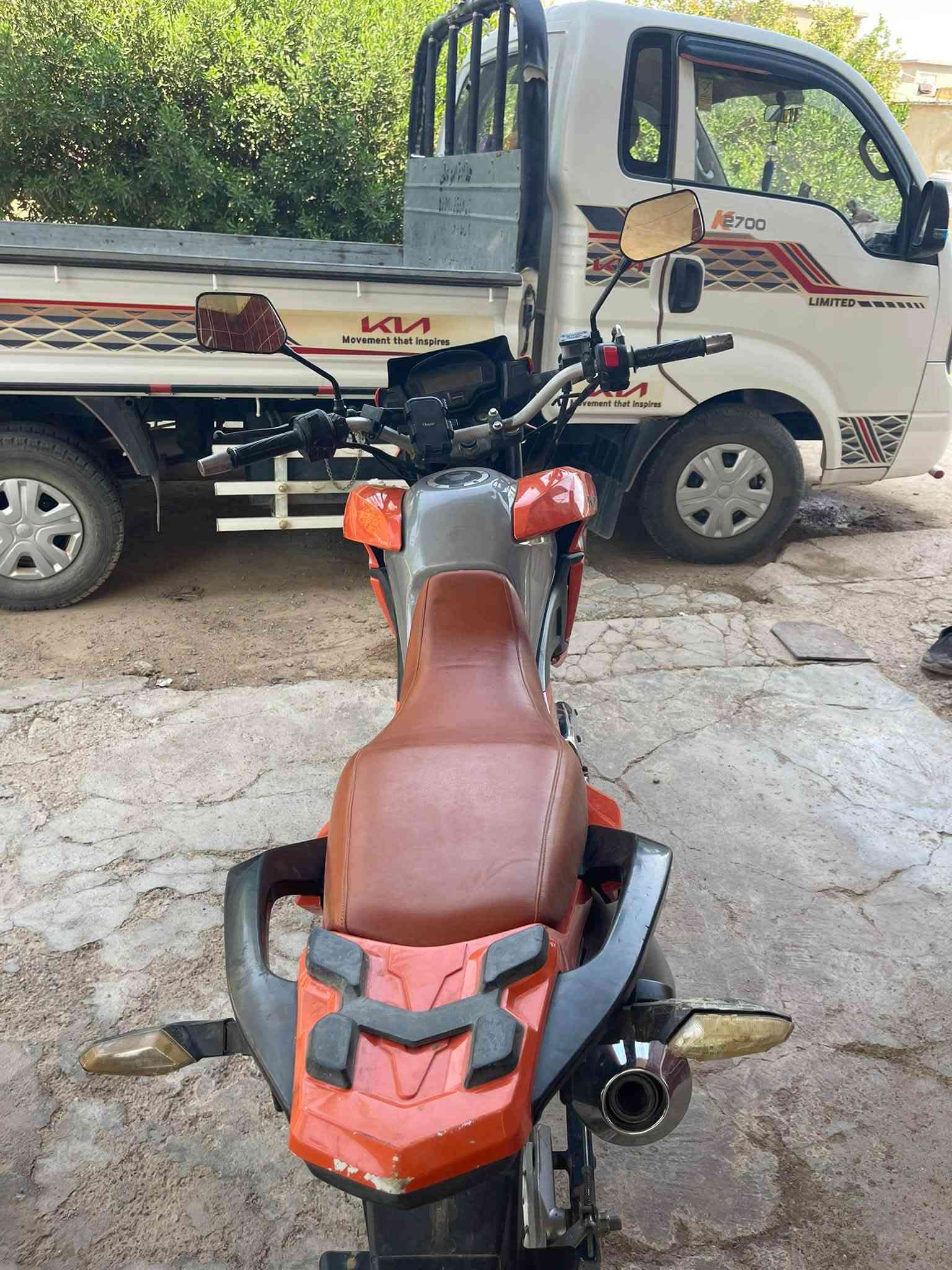 السلام عليكم
دراجه  ياباني KAVIR Motor

نضافه فول 

دراجه حلوه وكاعده 

حجم المكينه 200

نكره سلف 

6نمر شرط معدل 

موديل 2023

اوراق سحب 

تاير خلفي امامي اخو جديد

بيها ملاحضات خدوش بسيطه 

بلكفر 

 (السعر 1.250)

(وبيها مجال للشراي)

المكان ديالى الخالص الناي 

للأستفسار هـ***********

شراي اتصل
