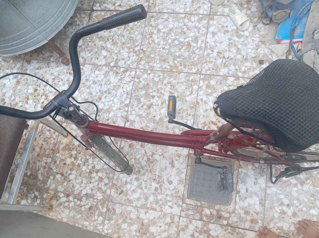 بايسكل صيني حجم ٢٠ نظافة مثل ماموضح بالصورة وغراضه وياه قيم واخذ والسعر الي يعجبني ابيع.. مكاني حلة مركز حي المهندسين رقمي واتساب ***********
