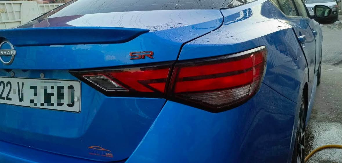 نيسان سينترا 2024 SR Plus أعلى فئة
عداد المسافة : 6 الف (  زيرو )

السعر  160$ وبيها مجال للشراي

حجم المحرك : 2000 (4 سلندر)

((((مرقم أربيل وجاهز سنوية لـ نهاية 2030))) 

فـــول مـــواصفـــات 1/1

ضرر فقط بداية بنيد صبغ موضح بالسونار

فتحة سقف سلايد

سقف بانوراما أسود بلادي

 بصمة ابواب 

بصمة تشغيل 

تشغيل عن بعد 

سستم سماعات  

شاشة دشبول 

كاميرا °360

‏‎كاميرا امامي 

كاميرا جانبي

كاميرا خلفي

اوتو هولد 

اوتو ستارات 

اوتو ستوب 

رادار امامي 

رادار جانبي  (نقاط عمياء)

رادار خلفي (التحذير من الاصطدام)

حساسات امامي

حساسات جانبي 

حساسات خلفي 

نظام (𝐄𝐂𝐎)

نظام (𝐍𝐎𝐑𝐌𝐀𝐋)

نظام (𝐒𝐏𝐎𝐑𝐓)

كشنات جلد

كشنات كهربائي

كشنات هيتر

تحكمات استيرن

لايتات ليـــLEDـــد عدسة زينون بلادي

بكلايتات ايـــLEDـــد بيلادي

السعر 160$ وبيها مجال للشراي

مكان السيارة بغداد الحسينية 

متواجد إتصال هاتف + واتساب
(***********)
