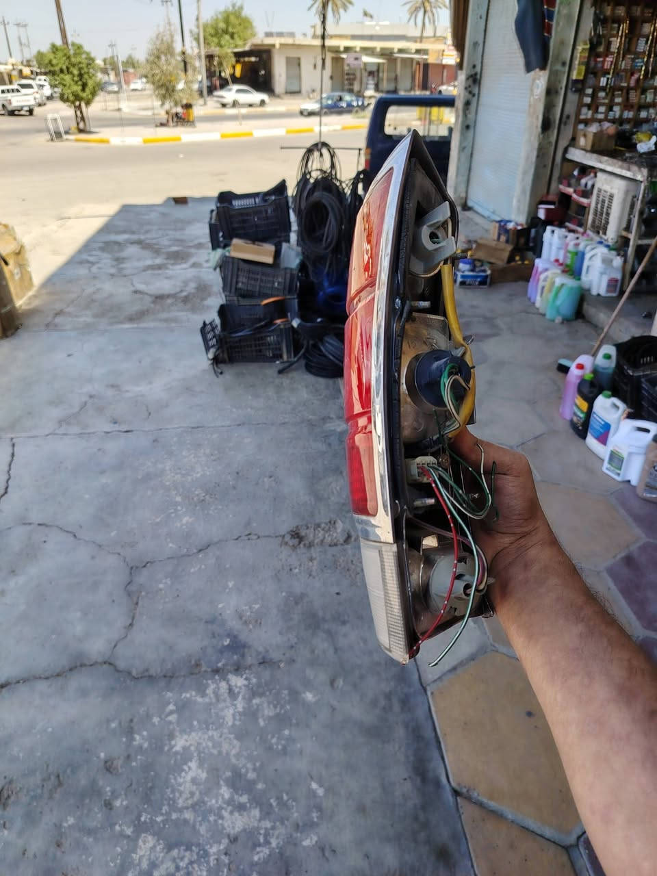 السلام عليكم للبيع بكلايت أرنب استيشن مال تفصيخ بلادي كامل حتى الفيش والكلوبات نظافة فول سعر الزوج ٦٠ ألف عنواني ديالى توصيل هم عندي يوصلك للباب البيت***********
