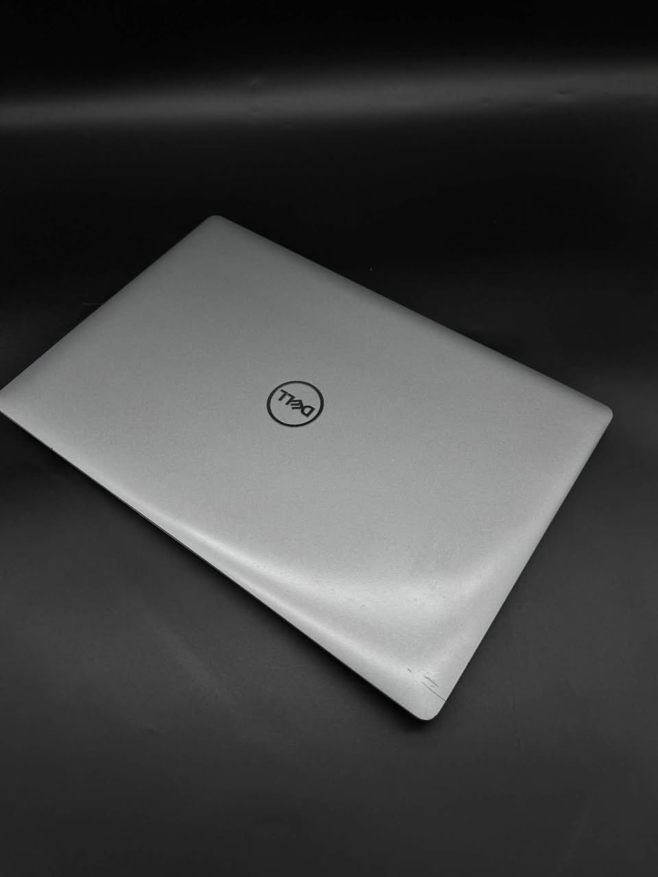 Dell Latitude 5410
✨ Dell Latitude 5410 🔥
(أداء عملي سريع، قوة تحمل عالية، وبمواصفات ممتازة)
🔥 سعر فرصة ومحطوم.. ما راح تحصله بأي مكان ثاني! 🔥
إذا تدور على لابتوب عملي وقوي جداً للعمل المكتبي، الدراسة، والمهام اليومية الشاقة بإنتاجية عالية:
✅ المعالج: Intel Core i7-10610U (الجيل العاشر - سريع وبأداء قوي)
✅ الرام: 16GB DDR4 (بسرعة 2400MT/s لتنقل سلس بين البرامج والصفحات)
✅ التخزين: 256GB NVMe SSD (سرعة خيالية في تشغيل النظام والملفات)
✅ كارت الشاشة: Intel UHD Graphics
✅ التصميم والمتانة: سلسلة Latitude المعروفة بقوة التحمل، هيكل متين، خفيف الوزن ومناسب جداً للتنقل والعمل المستمر  
📥 للطلب والحجز لمعرفة السعر التفصيلي، يرجى مراسلتنا على الخاص (Inbox) أو الاتصال بنا.
📞 يتوفر لدينا كافة أنواع اللابتوبات بسعر مناسب أمريكية المصدر استيراد خاص فقط حصراً: ⁠***********
