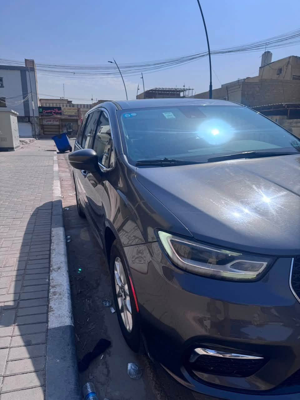Chrysler Pacifica Touring L. 2023

🔴باسيفيكا 2023 

المواصفات : 

المحرك: 3.6L V6

الكير: أوتوماتيك 9 سرعات 

 الفئة: Touring L.

اللون الخارجي:رصاصي

اللون الداخلي : جلد أسود مع تطعيمات بيجي

مقاعد  خلفية منفصلة VIP

كنترول تبريد خلفي منفصل

خزن ميموري لكرسي السائق

اشاير مري

رادار جانبي نقطة عمياء 

تحديد مسار

سستم صوت متكامل HarmanKardon

شاشة Uconnect كبيرة 10.1 إنچ

‏Apple CarPlay + Android Auto

 دخول وتشغيل ذكي

تشغيل عن بُعد

أبواب جانبية كهربائية

باب خلفي كهربائي

كاميرا خلفية + حساسات ركن

مثبت سرعة

مرايات كهربائية

مقاعد جلد كهربائية 

إضاءة خلفية LED كاملة

نظام Stow ’n Go لطي المقاعد وتوفير مساحة تحميل كبيرة

وباقي مواصفات المعروفة

الحادث موضح بلصور فقط لا غيره

السيارة جاهزة ،حدادية جيدة جداً 
وتخم ايطارات جديد

رقم الهاتف 📞. ‭***********‬

📌 الموقع: [البصرة]

💰 السعر: [260]
