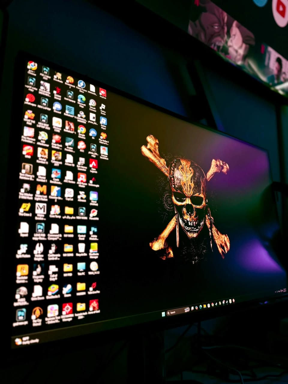 ست اب للبيع

السلام عليكم

Gaming Setup كامل للبيع بحالة مرتبة جداً، والقطع مختارة بعناية.

🖥️ PC SETUP

CPU: AMD Ryzen 7 7700
Motherboard: GIGABYTE X870
GPU: Sapphire NITRO+ Radeon RX 9070 XT — أعلى نسخة
RAM: 32GB DDR5 6400MHz Manta
SSD: 1TB M.2 NVMe — جديد وغير مستخدم
CPU Cooler: 360mm AIO Liquid Cooler
PSU: RIUX 850W 80+ Gold — Full Modular
Case: DARKFLASH DY470
Custom Fans مرتبة
AsiaHorse Cable Management / Sleeved Cables

سعر الـPC فقط: 3,150,000 IQD

ومتوفر تبديل المعالج إلى AMD Ryzen 7 7800X3D مع دفع فرق السعر.

⸻

🖥️ MONITORS

Redmi G Pro

27-inch
2560×1440 QHD — 2K
Mini LED
180Hz Refresh Rate
1152 Local Dimming Zones
2000 nits Peak Brightness
hdr 2000
100% sRGB
100% DCI-P3
1ms Response Time
شاشة Gaming احترافية بألوان وتباين عاليين

السعر: 340,000 IQD

MSI

27-inch
2560×1440 QHD — 2K
IPS
180Hz Refresh Rate

السعر: 220,000 IQD

⸻

🎮 ACCESSORIES

MTS 3KVA Online UPS — 350,000 IQD
Professional White Glass Mouse Pad — 50,000 IQD
Glorious Model D 2 Wireless Mouse — 100,000 IQD
Pulsar V4 Medium Mouse — 100,000 IQD
Keychron Wooden Magnetic Mechanical Keyboard — 130,000 IQD
HyperX Cloud III Wireless Headset — جديد، غير Open Box — 130,000 IQD
Xbox Controller — جديد وغير مستخدم —  100,000 IQD
عدد 2
⸻

🪑 الميز والكرسي

الكرسي: مرتب ومريح  ستنكر— 150,000 IQD
الميز: عملاق حرف L، العرض مترين والعمق 122 سم، تفصيل خاص — 250,000 IQD

⸻

💻 MINISFORUM MINI PC

MINISFORUM AI Mini PC

CPU: AMD Ryzen 7 8745HS
GPU: AMD Radeon 780M
RAM: 16GB DDR5 5600MHz
SSD: 512GB M.2 PCIe Gen4
الاستخدام: حوالي أسبوع فقط
كامل الملحقات
حالة مرتبة جداً

السعر: 600,000 IQD

⸻

🎯 DMA

DMA كاملة بكل تفاصيلها وملحقاتها

السعر: 500,000 IQD

اشتراك

كل القطع بعدهم بالضمان كامل العلب والتفاصيل استخدام بسيط
⸻

📍 الموقع: بغداد — حي الجهاد

للاستفسار والتواصل:

***********
***********

واتساب أو اتصال ما متواجد فيس.
