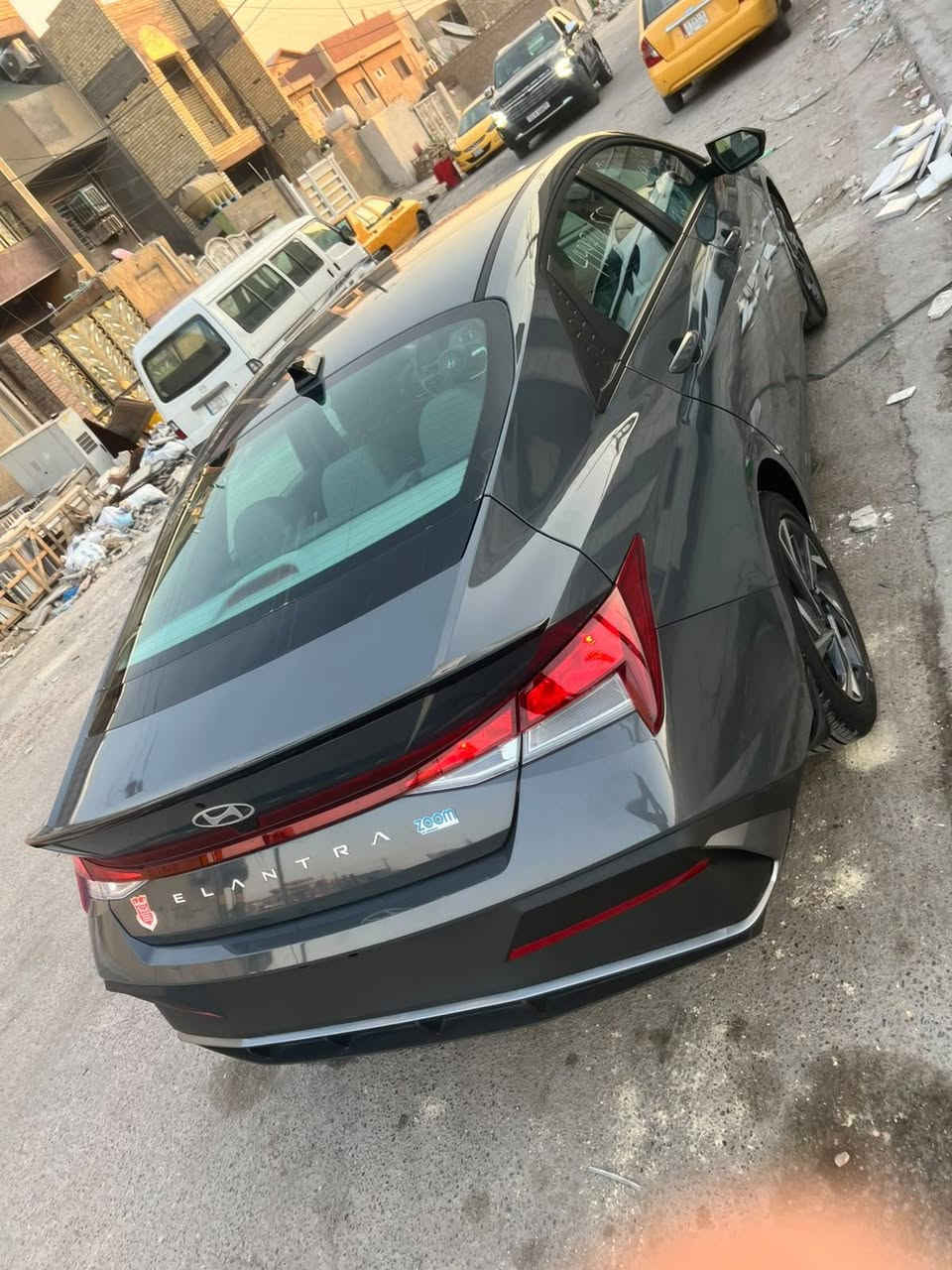 # السعر ١٣٧. تلفون ***********
سلام عليكم النترا مديل 25 SEL دخول جديد منفيس ابسمي مواصفات بصمه تشغيل عن بعد ترحيب أبواب مكينه 2000 دوش تبريد شاشه شحن وايرلس ثلاث وضعيات قياده ويل حجم 17 داخل عسلي فول رادارات وبقيه الموصفات المتعارفه لسياره جديده حيل جديده بوضع الشركه ماشيه 4mi فقط يعني زيرو ترايها مال شركة حادثها سطحي فقط البنيد تبديل اصلي نفس اللون بدون دواخل بدون كلشي ايرباك فقط ستيرن والسياره جديده بمعنى الكلمه وصور الحادث مرفقه بل منشور

نص مكتوب في الصور:
- ***********
- BIDCARS