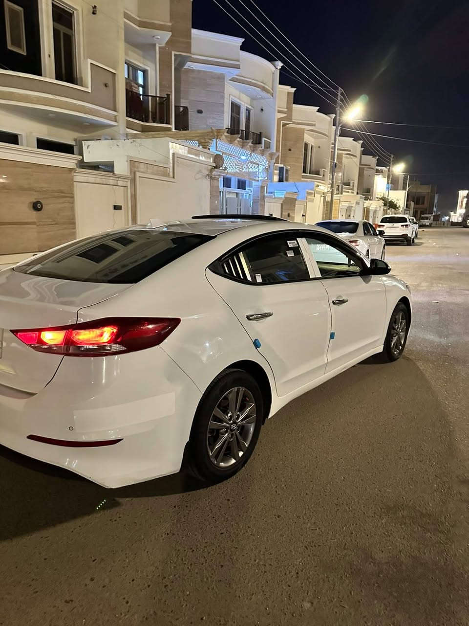 سلام عليكم النترا موديل 2018خليجي مقفوله بيه فقط بنيد مفتوح وبيه ضربه وره لايت مضروبه بسياج مال سريع فقط مشره بل تصوير لاشاصي ولالغد سياره جاهزه محرك 2000 دوش سعر 128مكان سياره فلوجه لشراي يتصل عل رقم /***********
