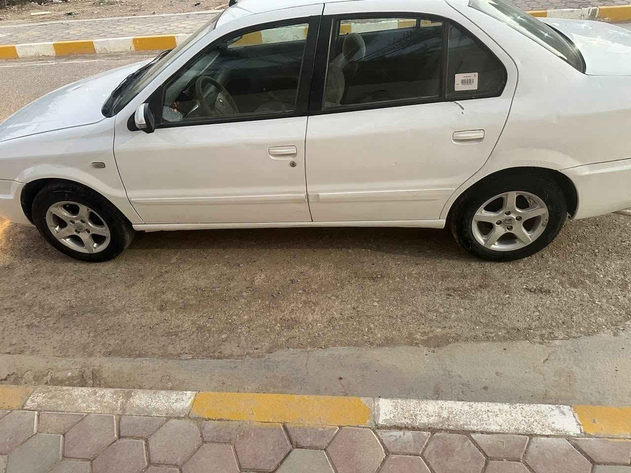 سمند موديل 11 گير ومكينة فرنسي مكفولات حدادية وتبريد وتدفئة خير من الله كهربائيات كلها شغالة السيارة بدون ضربة وصبغ وتبديل رقم انكليزي اريد تحويل مكاني كوت سعرها 42بيها مجال بسيط كلش 
***********
