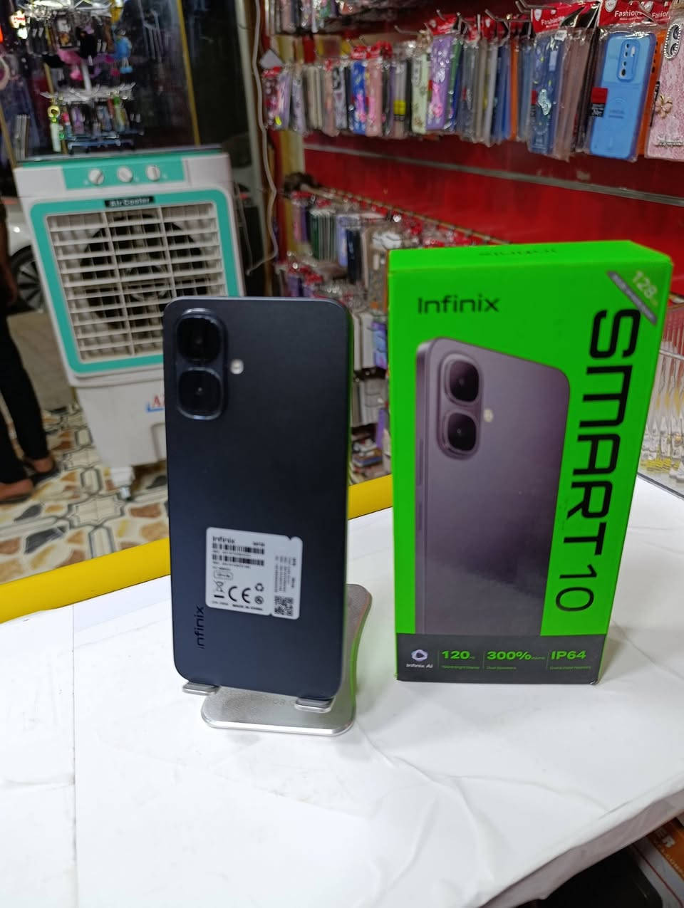 ايفون 13 برو ماكس ذاكره 256 بطاريه 84+انفنكس سمارت 10 ذاكره 128 مكتب الجوهره شارع المحيط مقابيل المجمع الطبي ***********..

نص مكتوب في الصور:
- ١٠:٥٤
- حالة البطارية والشحن
- كذا هو الحال مع البطاريات القابلة لإعادة الشحن، بطارية الهاتف قابلة
- للاستهلاك وتصبح أقل فاعلية مع الوقت. معرفة المزيد...
- %٨٤
- الحد الأقصى للقدرة
- هذا قياس لقدرة البطارية مقارنة بقدرتها عندما كانت جديدة. قد
- تسبب القدرة المنخفضة تقليل ساعات الاستخدام بين عملية الشحن
- والأخرى.
- أقصى قدرة للأداء
- تساعد الأنظمة المضمنة في النظام والسكونات في تخفيف أثر الأداء
- الذي قد تلاحظوه أثناء التقدم الكيميائي في عمر بطارية iPhone.
- شحن البطارية المحسن
- للحد من استنزاف عمر البطارية، يتعلم الـ iPhone من عادات الشحن
- اليومية بحيث ينتظر ولا يتجاوز %٨٠ حتى يحين موعد حاجتك إلى
- استخدامه.