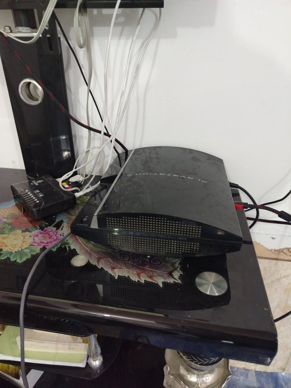 جهاز بلي استيشن 3 فات
ملحقاته هارد خارجي
جوستك يده 1
العاب 2
1)بيس 2018
2)
            Gta san andreas
درايفر
السعر ٩٠
*********** كربلاء الحر
