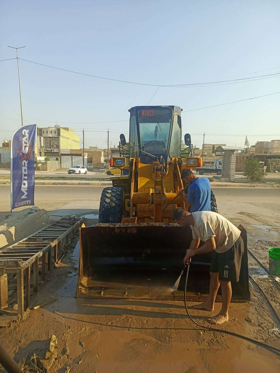 سلام عليكم كوماتسو 100
رقم بغداد 
مكان بغداد ***********
