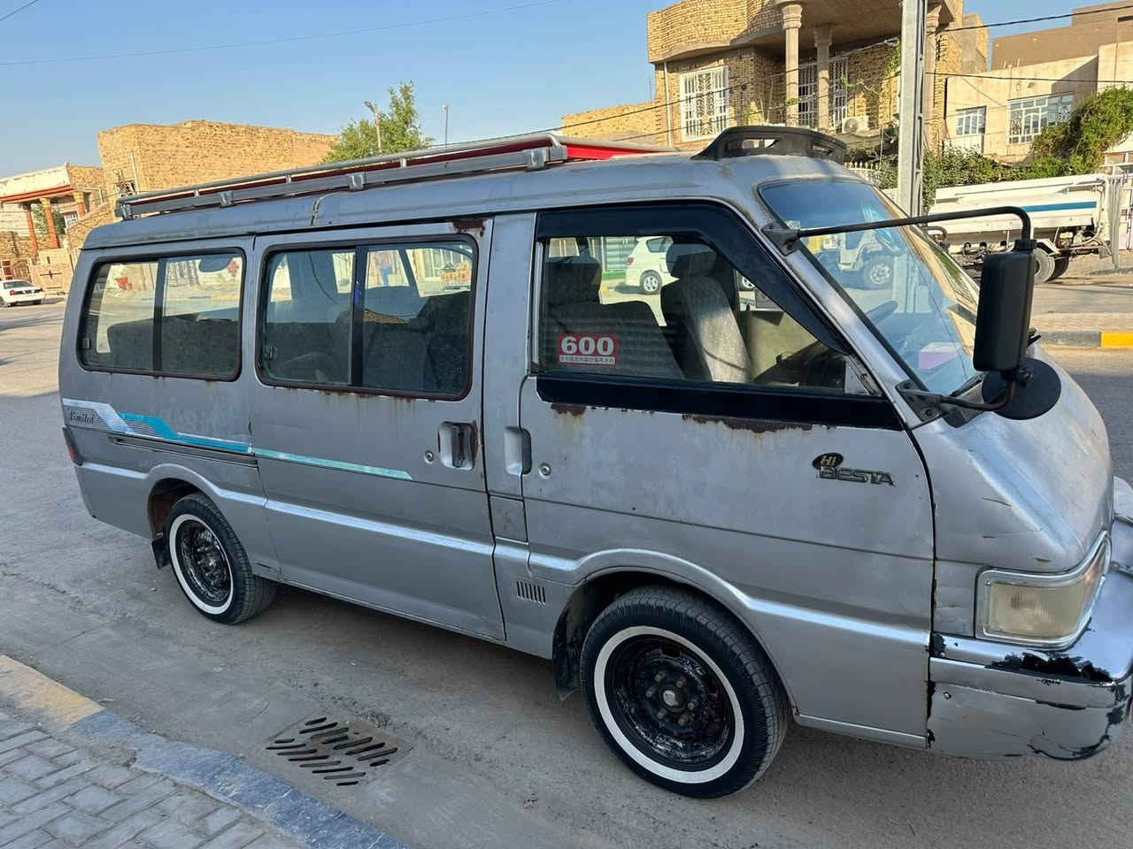يالله كيه بسته كفاله من الضربه والصبغ والتبديل مااعده الحزام مكينه كير تخم تاير حداديه حداديه دواخل جديده كهربايات  كله شغاله مسجل سماعات شوف عينك راعيه متوفي بيه قاصر واحد بعدله سنه  علمن السياره تحويل فقط مالكه يمي السعر 30وبيه مجال ***********للتصال
