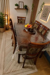 ميز طعام  مع 6 كراسي خشب صاج تكمه وثقيل جدا نظيف مابي اي ضرر سعر/550 ا...