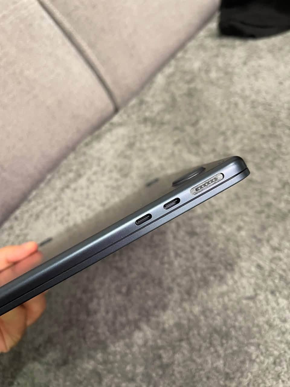 💻 الموديل: Apple MacBook Air 13-inch
⚡ المعالج: M4
🧠 الرام: 16GB
💾 السعة: 512GB SSD

🔋 البطارية: 97%
🔄 عدد دورات الشحن: 132

📦 المحتويات:
• كيبل شحن فقط (MagSafe 3)
❌ بدون رأس شاحن

🔌 يعمل على أي شاحن يدعم الشحن السريع بجهد 19 فولت (مثل شاومي أو غيره، المهم مكتوب 19V على الشاحن).

💰 السعر: 1000$ دولار
📞 الهاتف: ***********

نظافة الجهاز 100/100 امانت الله ويعمل بكفاءة عالية، البيع للجادين فقط
