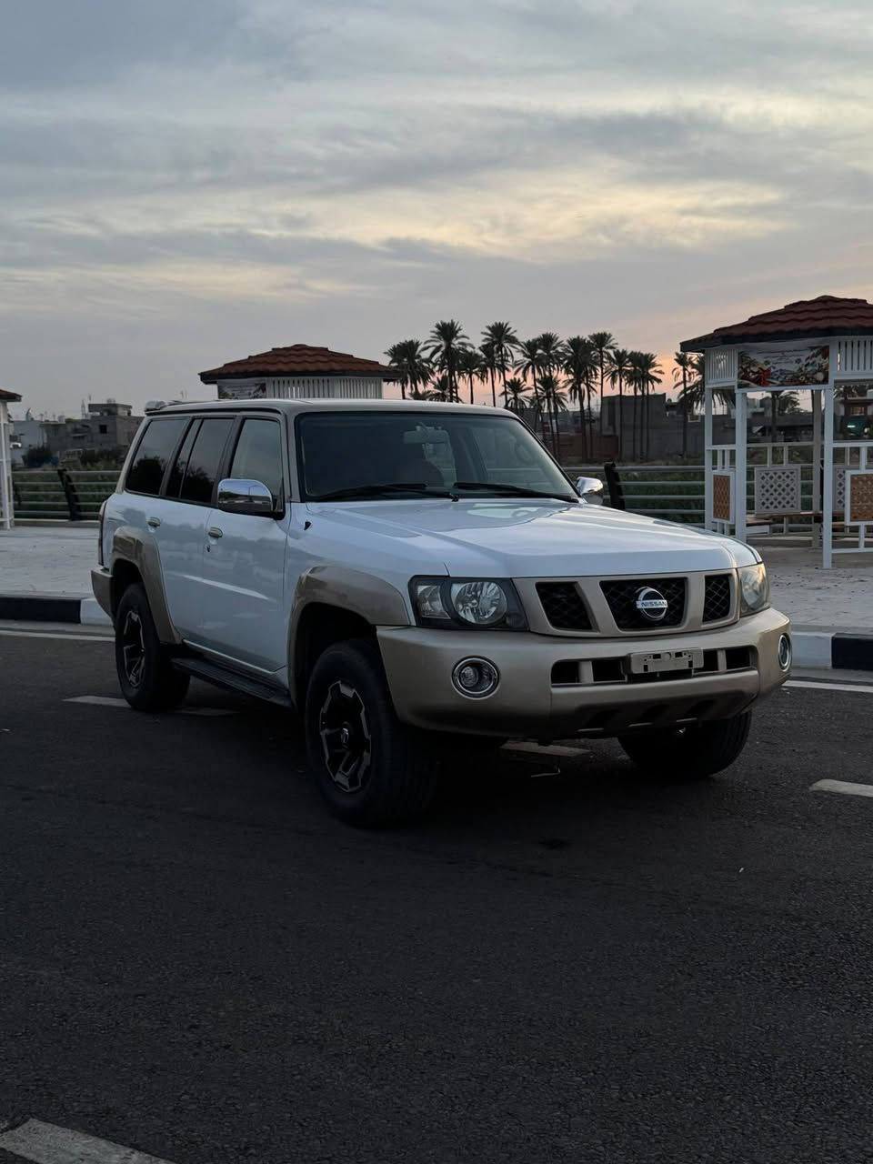 نيسان سفاري • بدون حادث • واصله للكمرك
